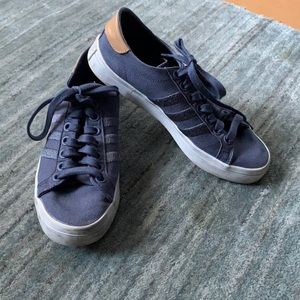 Adidas Court Vantage Sneaker